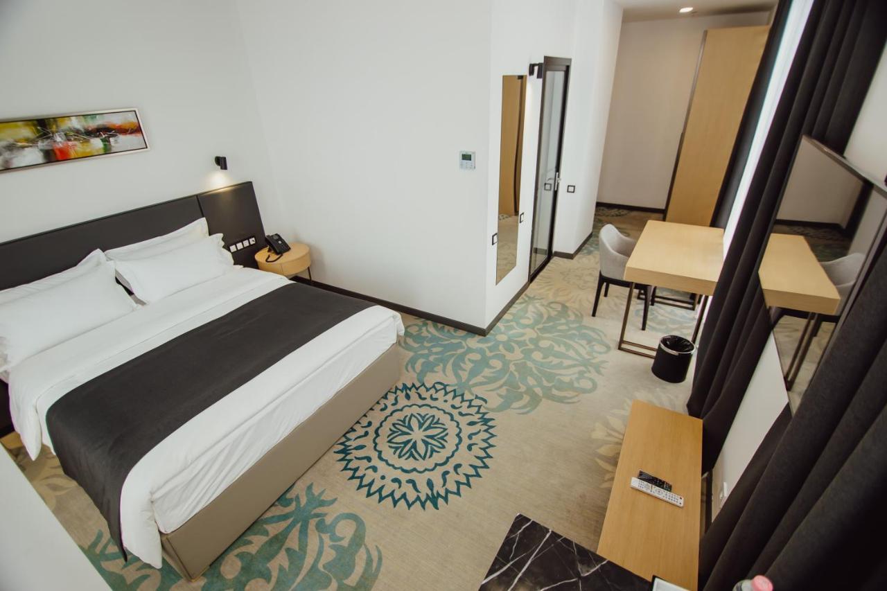 Graphic Hotel Batumi Zewnętrze zdjęcie