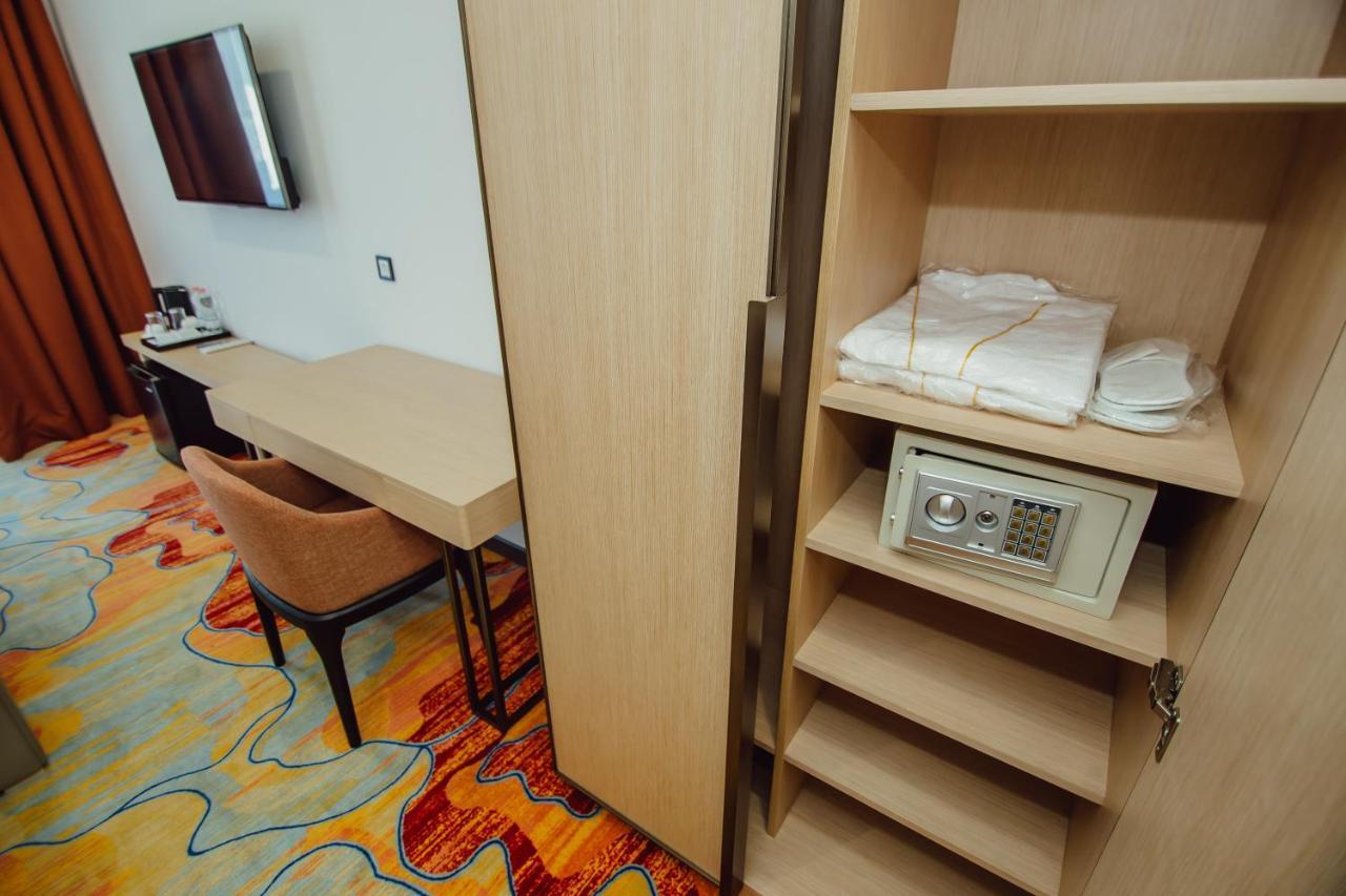 Graphic Hotel Batumi Zewnętrze zdjęcie