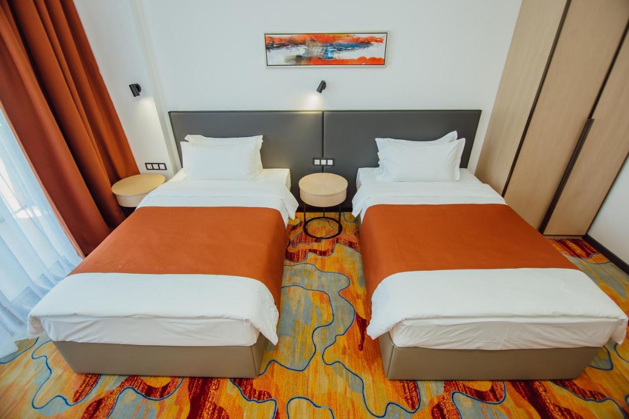 Graphic Hotel Batumi Zewnętrze zdjęcie