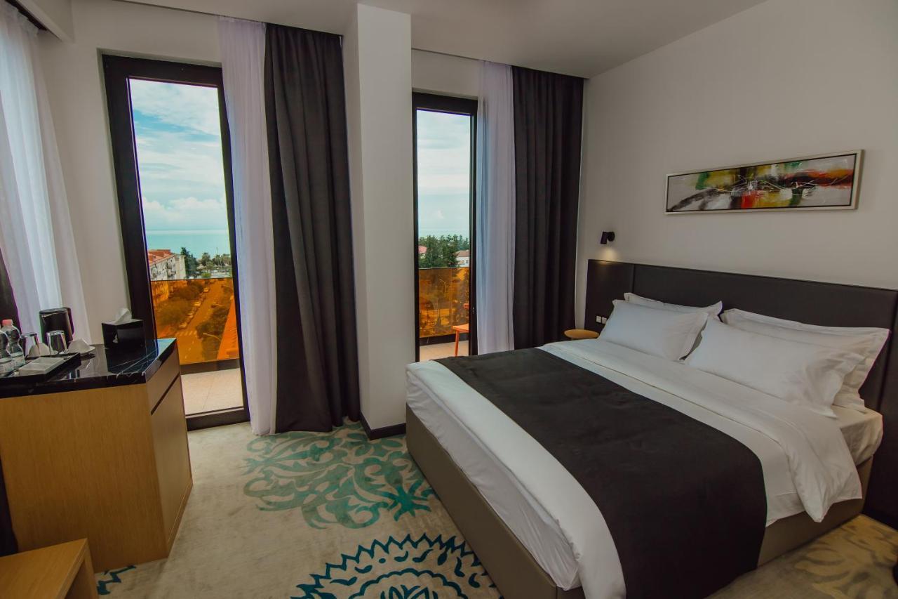 Graphic Hotel Batumi Zewnętrze zdjęcie