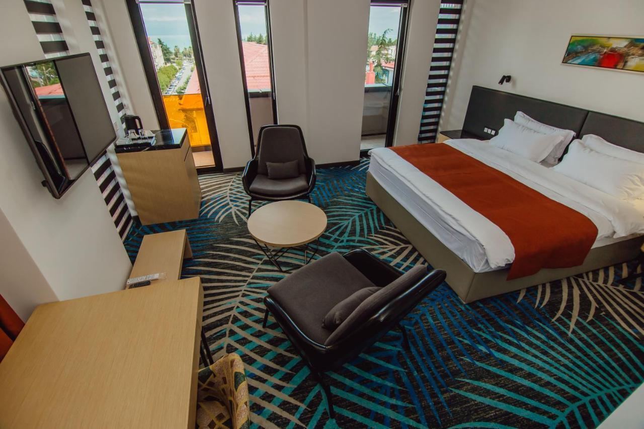 Graphic Hotel Batumi Zewnętrze zdjęcie