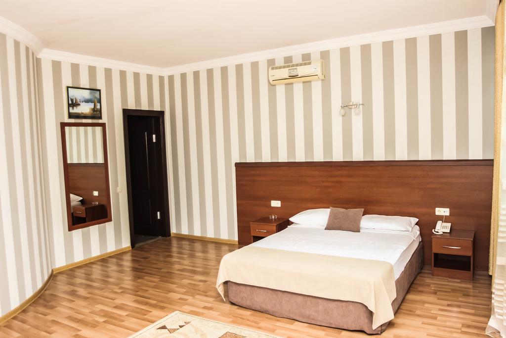 Graphic Hotel Batumi Zewnętrze zdjęcie