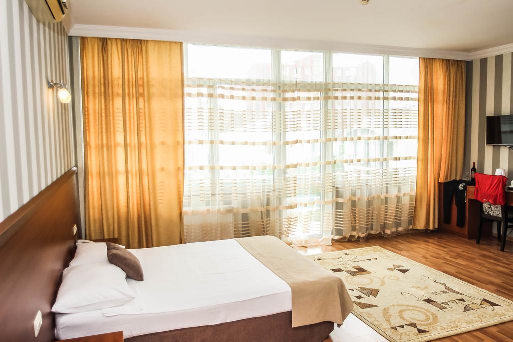 Graphic Hotel Batumi Zewnętrze zdjęcie